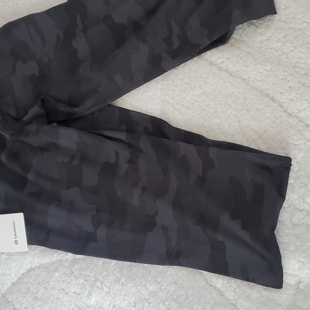 Lulu Groove Super-High-Rise Flared Pant Nulu Heritage 365 Camo Deep Coal Multi - Picture 13 of 17